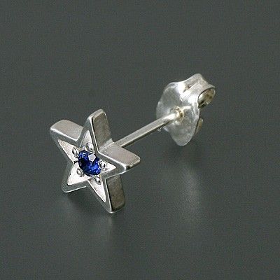 シルバースタッドピアス