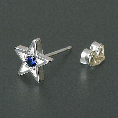 シルバースタッドピアス