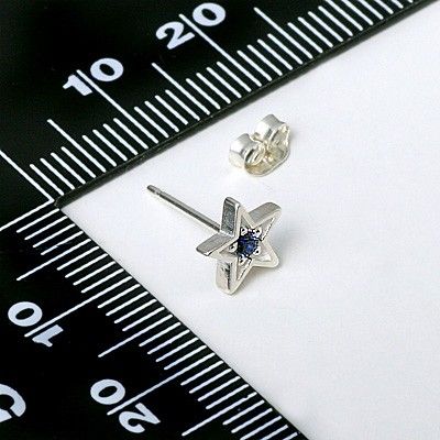 シルバースタッドピアス