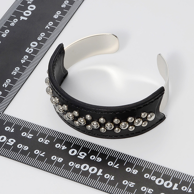 レザーバングル