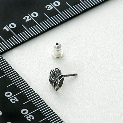 シルバースタッドピアス