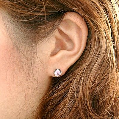 シルバースタッドピアス