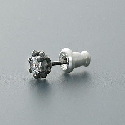 シルバースタッドピアス