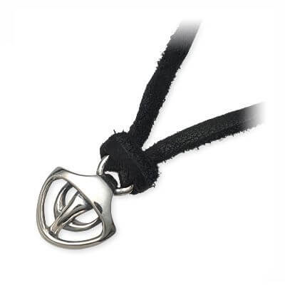 Ijeluna-homme レザーネックレス