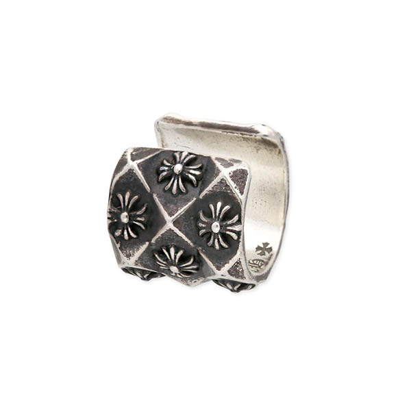 クロムハーツ(Chrome Hearts) ピラミッド プラス イヤーカフ Cuff Pyramid Plus