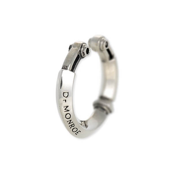 Dr MONROE シルバーイヤーカフ