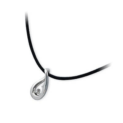 LA PUREZZA レザーネックレス