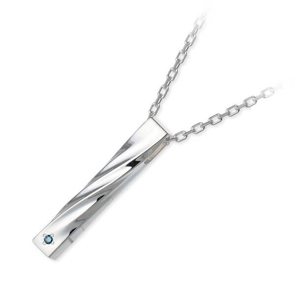 THE KISS シルバーネックレス