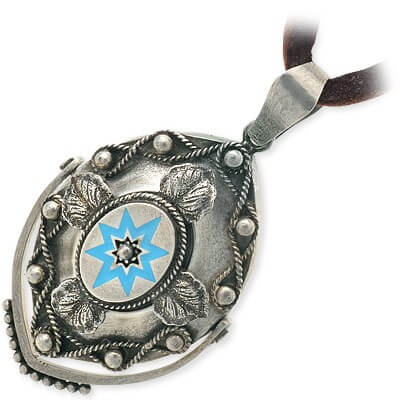 SAINTS レザーネックレス