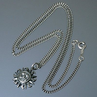 シルバーネックレス