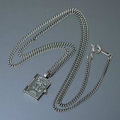 シルバーネックレス