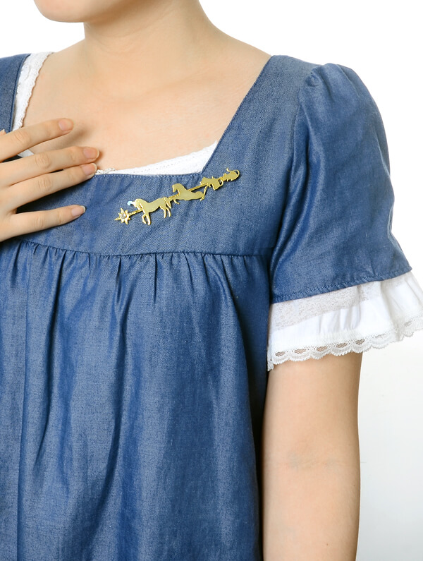 ブラスブローチ