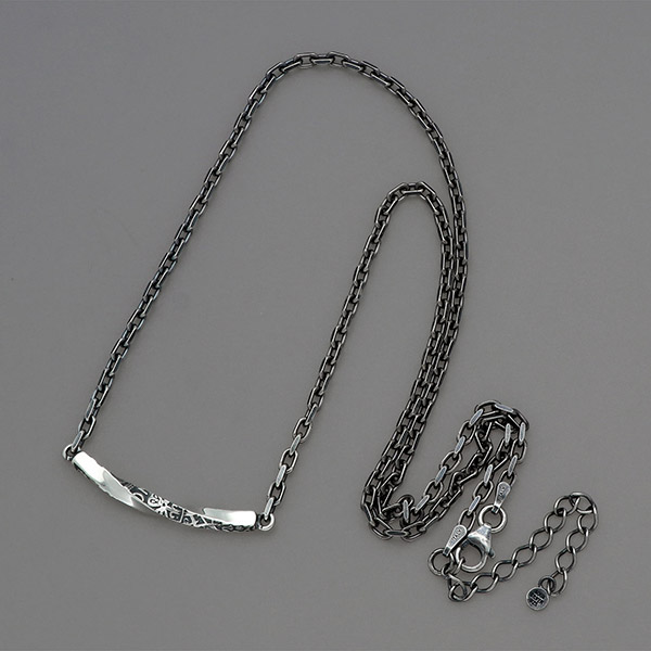 シルバーネックレス