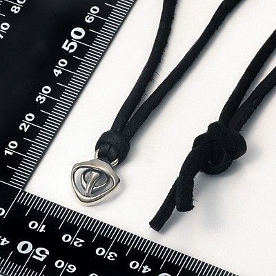 レザーネックレス