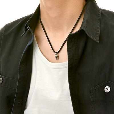 レザーネックレス