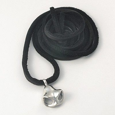レザーネックレス