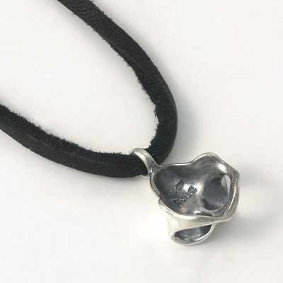 レザーネックレス