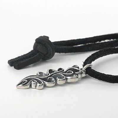 レザーネックレス