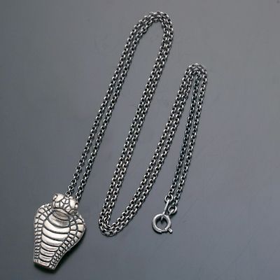 シルバーネックレス