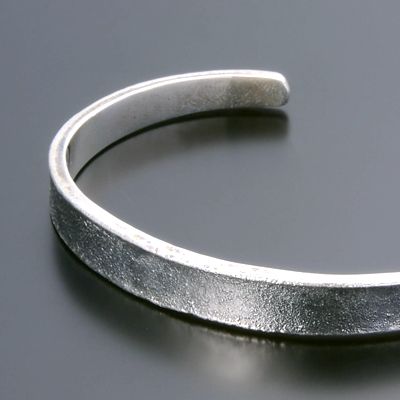 シルバーバングル