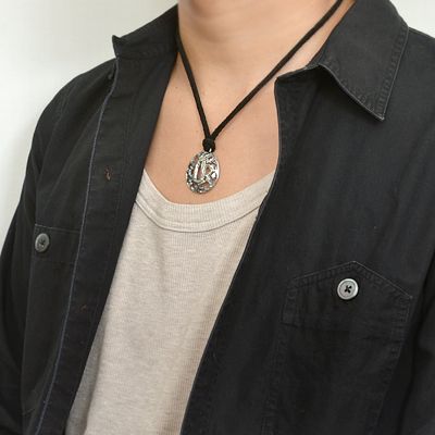 レザーネックレス