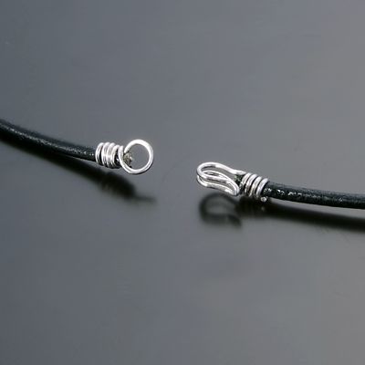 レザーネックレス