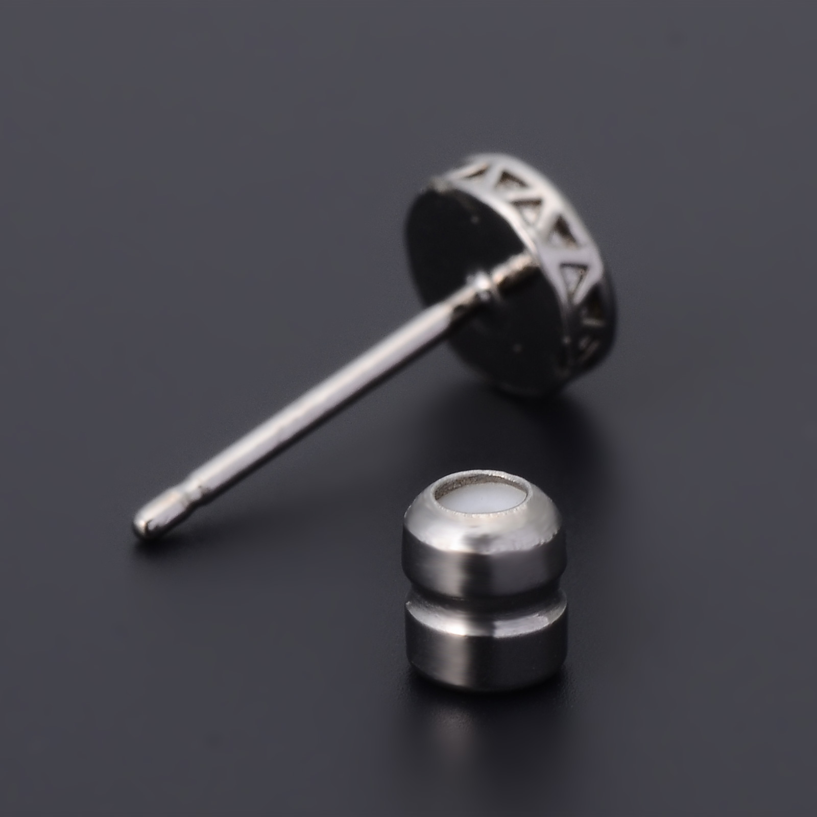 シルバースタッドピアス(片耳用)