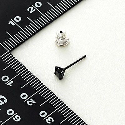 シルバースタッドピアス(片耳用)