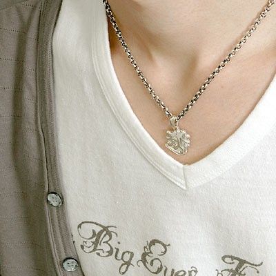 シルバーネックレス