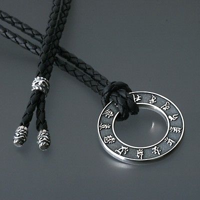 レザーネックレス