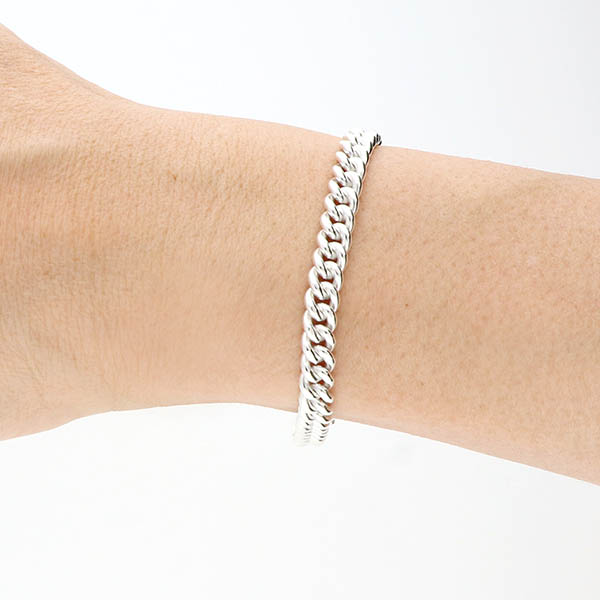 シルバーチェーンブレスレット