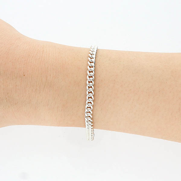 シルバーチェーンブレスレット