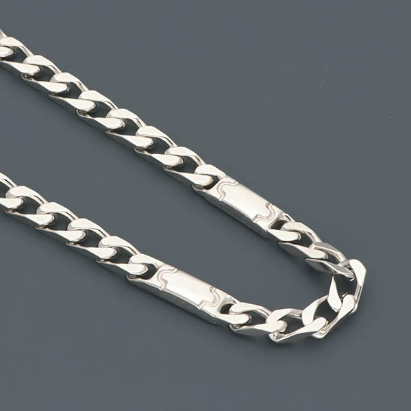 シルバーチェーンブレスレット