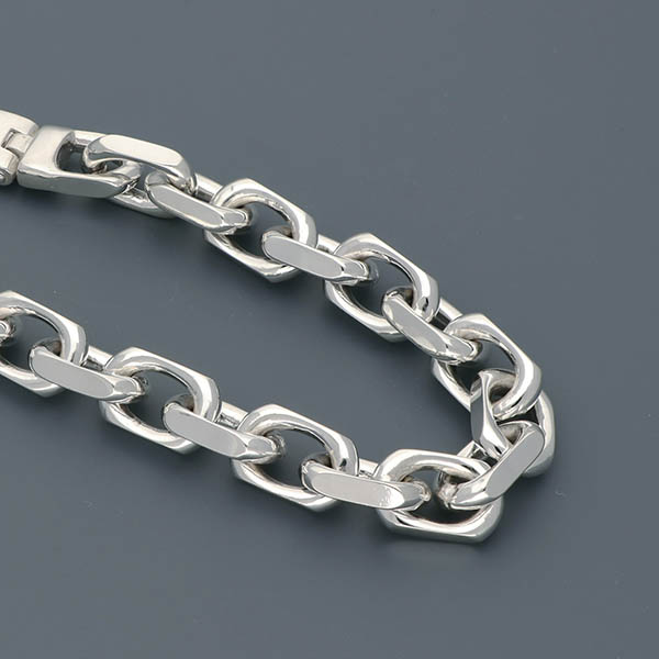 シルバーチェーンブレスレット