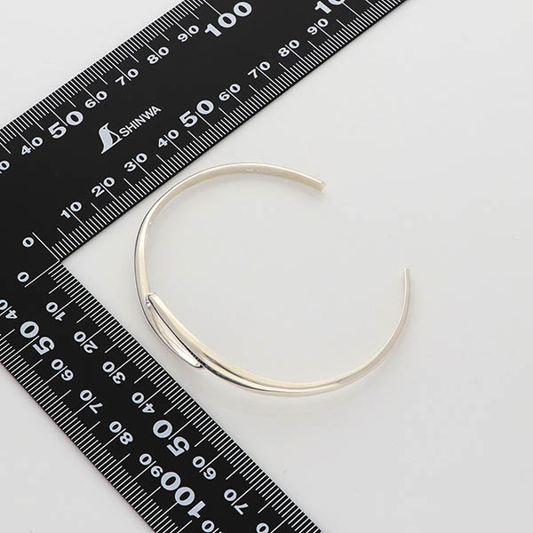 シルバーバングル