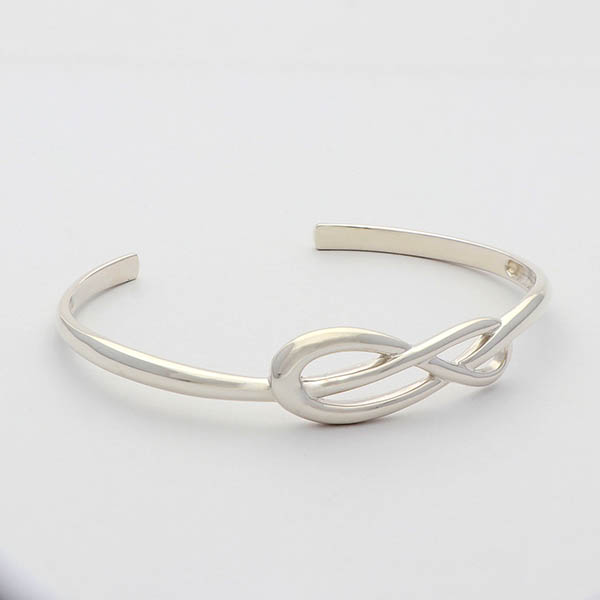 シルバーバングル