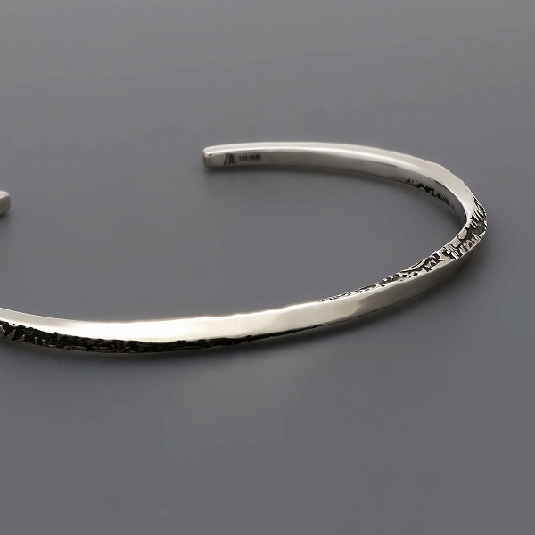 シルバーバングル