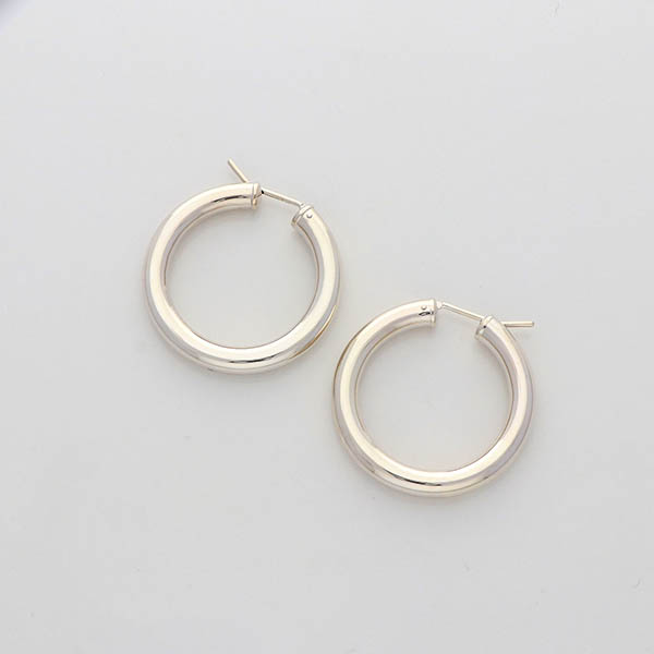 シルバーフープピアス