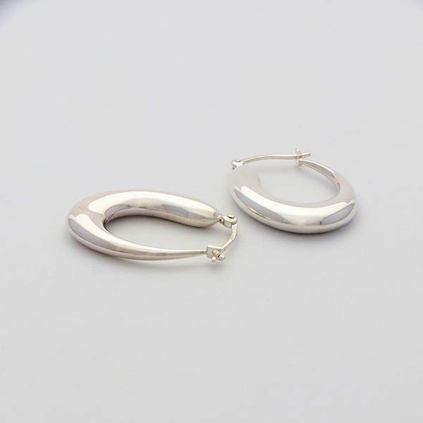 シルバーフープピアス