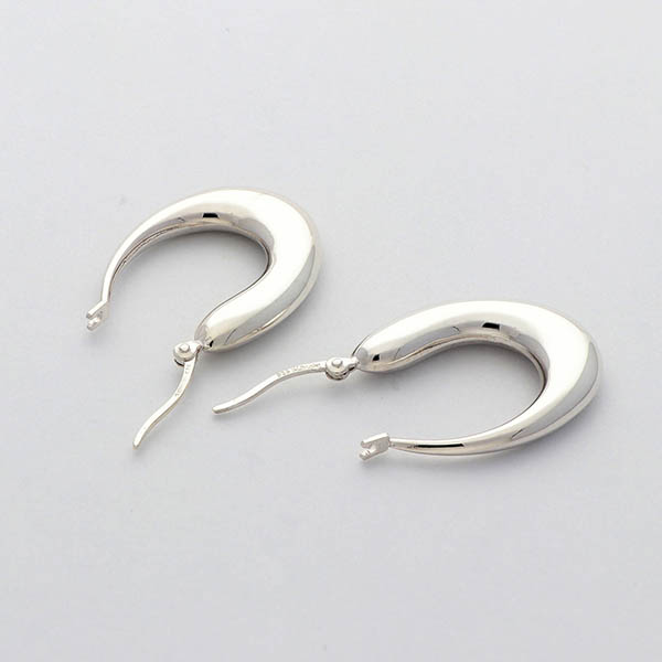 シルバーフープピアス