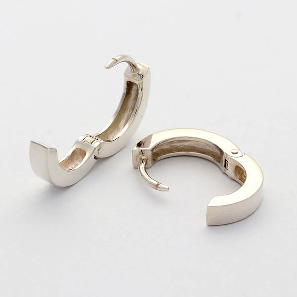 シルバーフープピアス