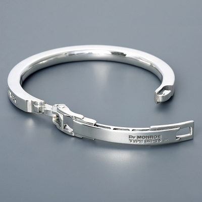 シルバーバングル