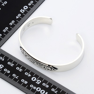 シルバーバングル