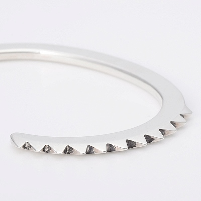 シルバーバングル