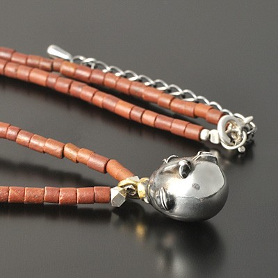 ブラウンジェイドネックレス