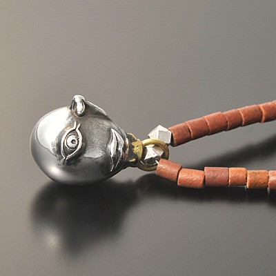 ブラウンジェイドネックレス