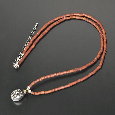 ブラウンジェイドネックレス