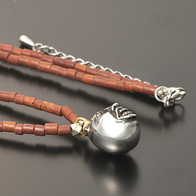 ブラウンジェイドネックレス