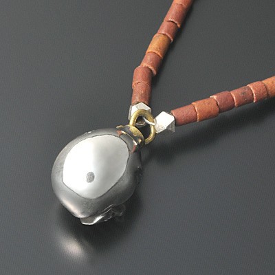 ブラウンジェイドネックレス