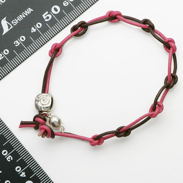 レザーブレスレット